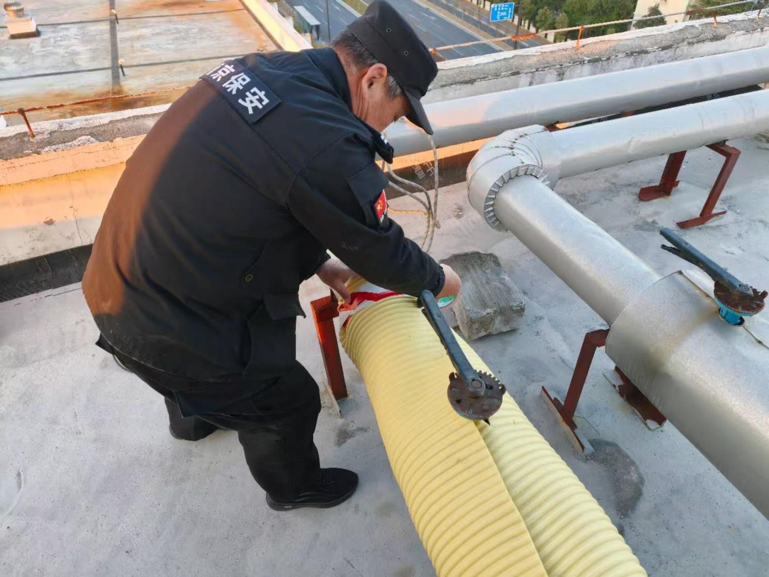 E:/25.12.10后 上傳網站留存/筑牢安全防線 護航平安元旦——南京市保安服務有限公司召開元旦節(jié)前安全生產專題部署會議/14_5.jpg14_5